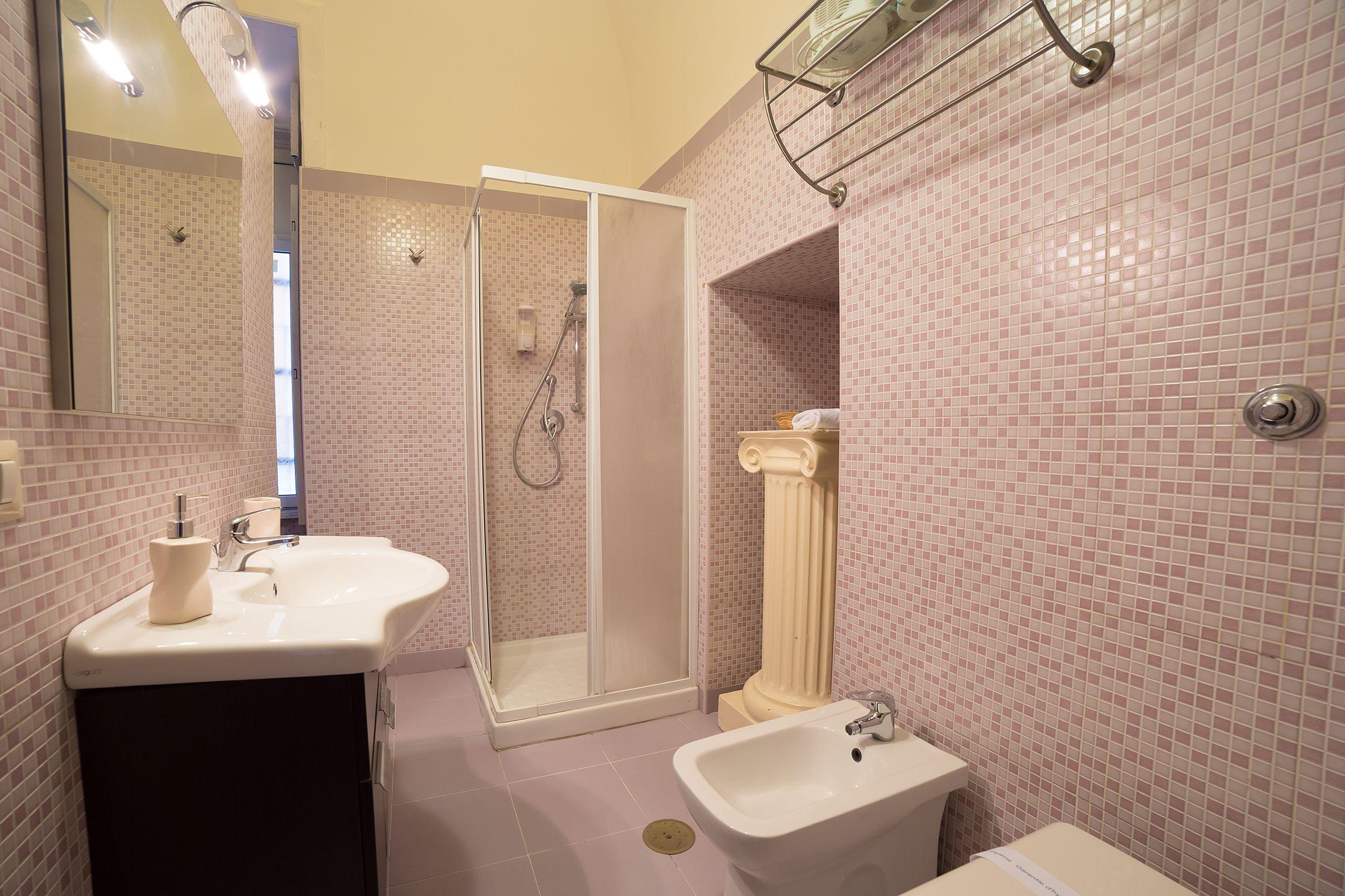 Camera Matrimoniale Standard con Bagno Privato Esterno